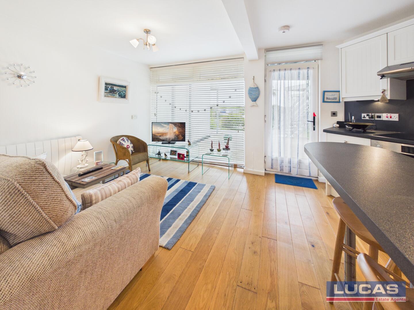 Capel Lodge, Ravenspoint Road, Trearddur Bay
